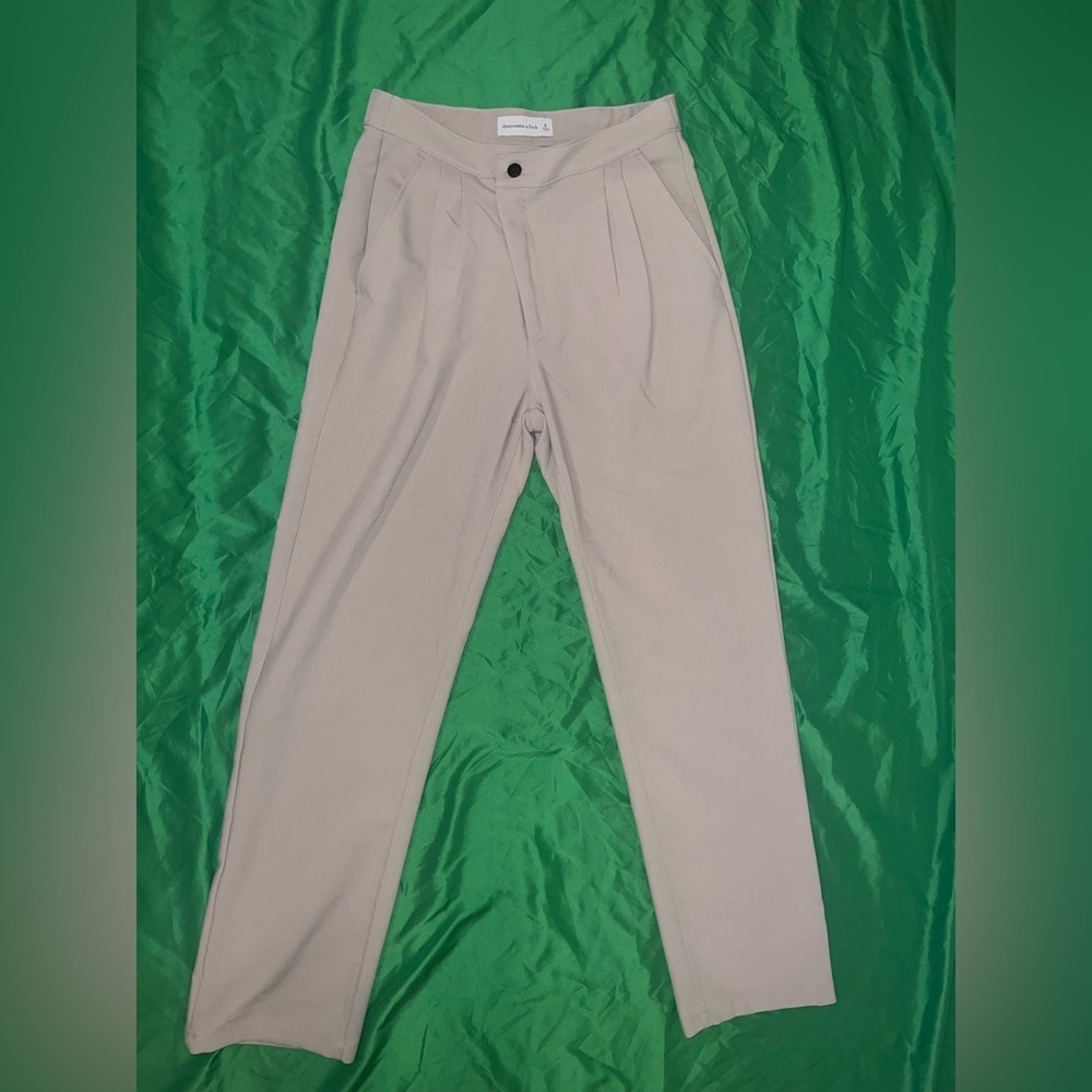 Abercrombie & Fitch Cream Straight Leg Women's Pants size Small- Dark Button - Picture 3 of 9